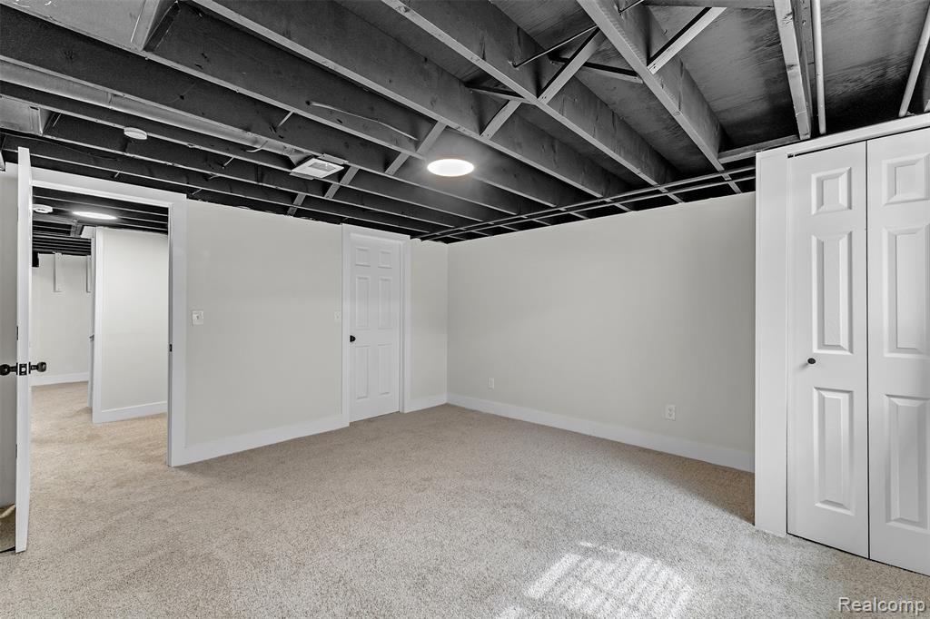 22653 Woolsey, Novi, MI — Photo 41