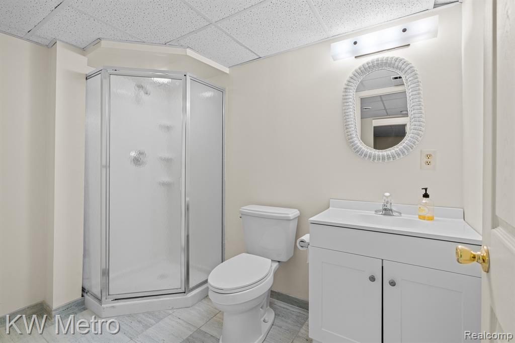 29263 W CHANTICLEER Drive, Southfield, MI 48034 — Photo 35