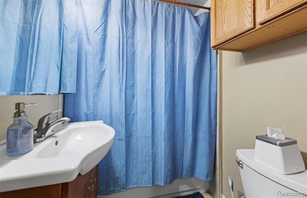 9235 Whitall Lane, Grosse Ile, MI 48138 — Photo 19