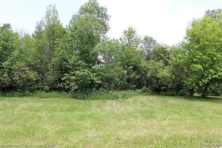 74 WESTWOOD Drive, Grand Blanc, MI 48439 — front exterior