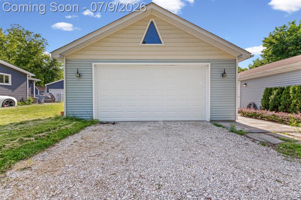 4694 Lakeborn Drive, White Lake, MI 48383 — Photo 27