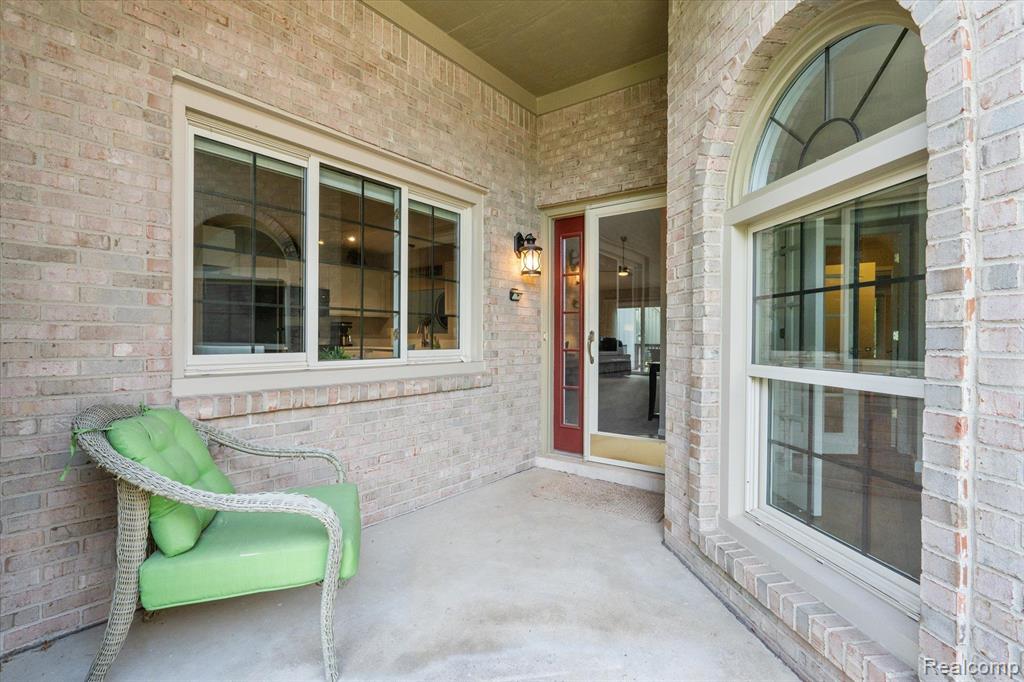 2736 MAPLE FOREST Drive, Wixom, MI 48393 — Photo 4