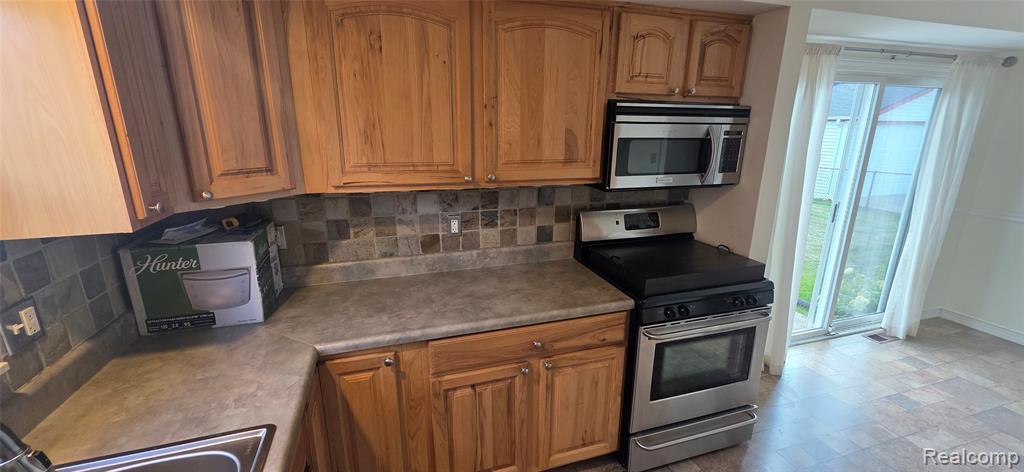9623 Fairfield Street, Livonia, MI 48150 — Photo 21