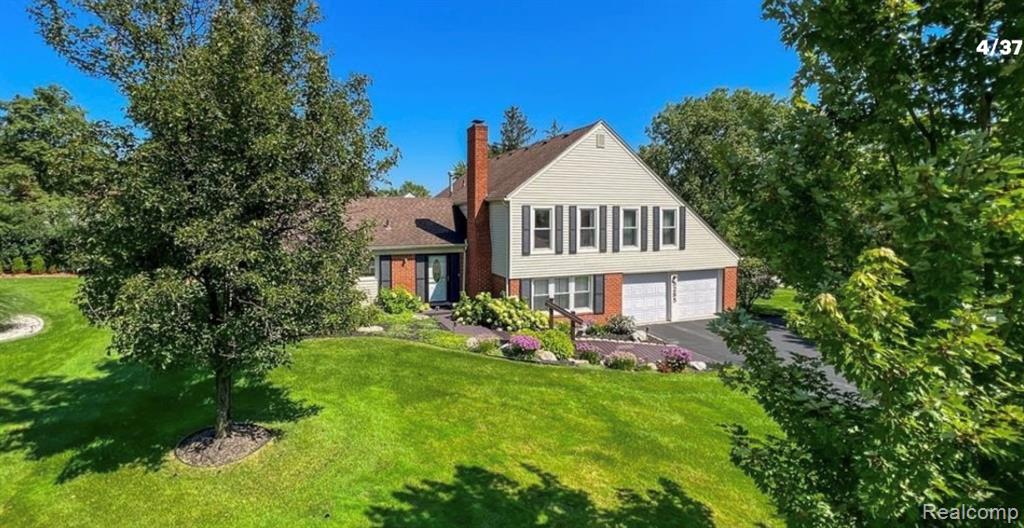 5285 Hardwoods Drive, West Bloomfield, MI 48323 — Photo 2