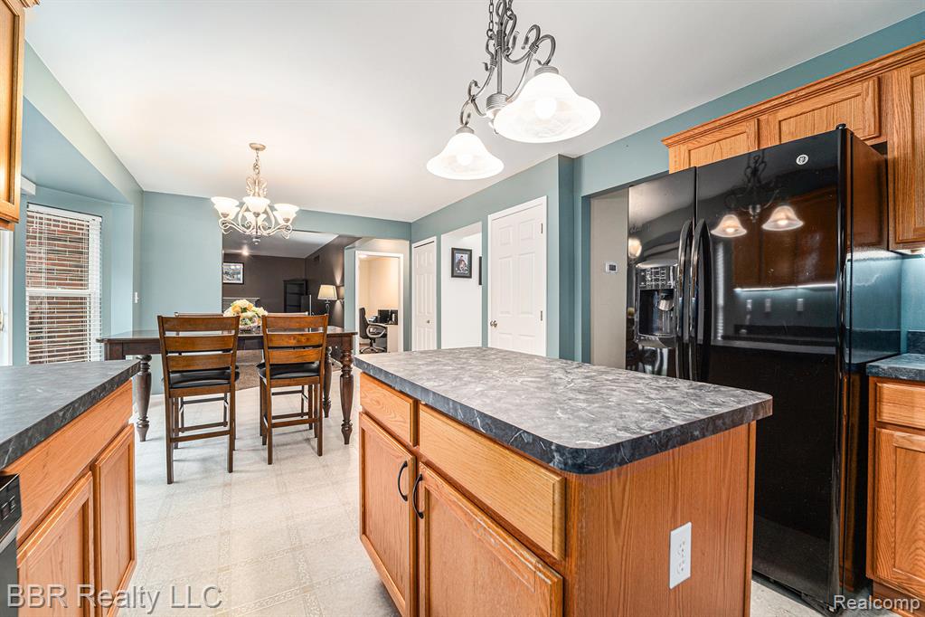22795 Fawn Road, Brownstown, MI 48183 — Photo 12