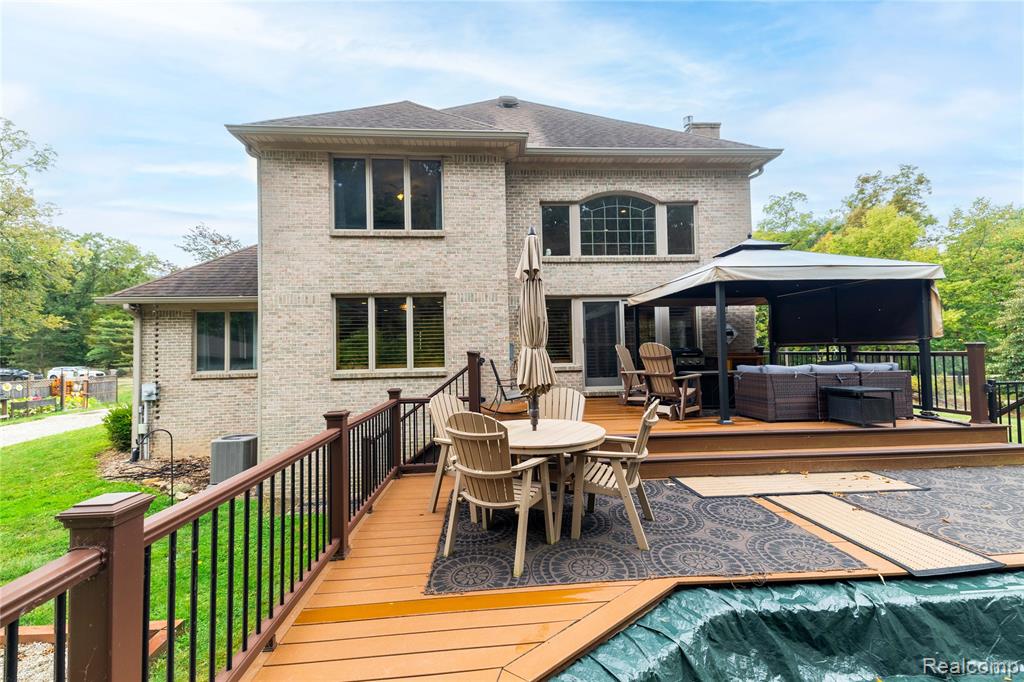 9362 Owen Street, Grosse Ile, MI 48138 — Photo 33
