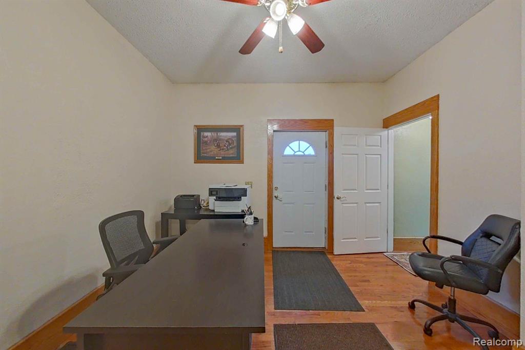 515 E GRAND RIVER Avenue, Howell, MI 48843 — Photo 36