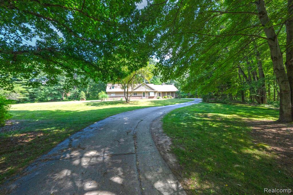 940 W Predmore Road, Oakland, MI — Photo 7