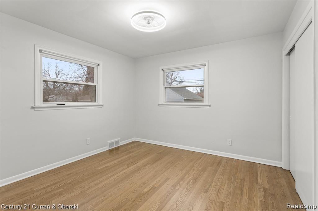 7296 KINGSBURY STREET, Dearborn Heights, MI 48127 — Photo 13