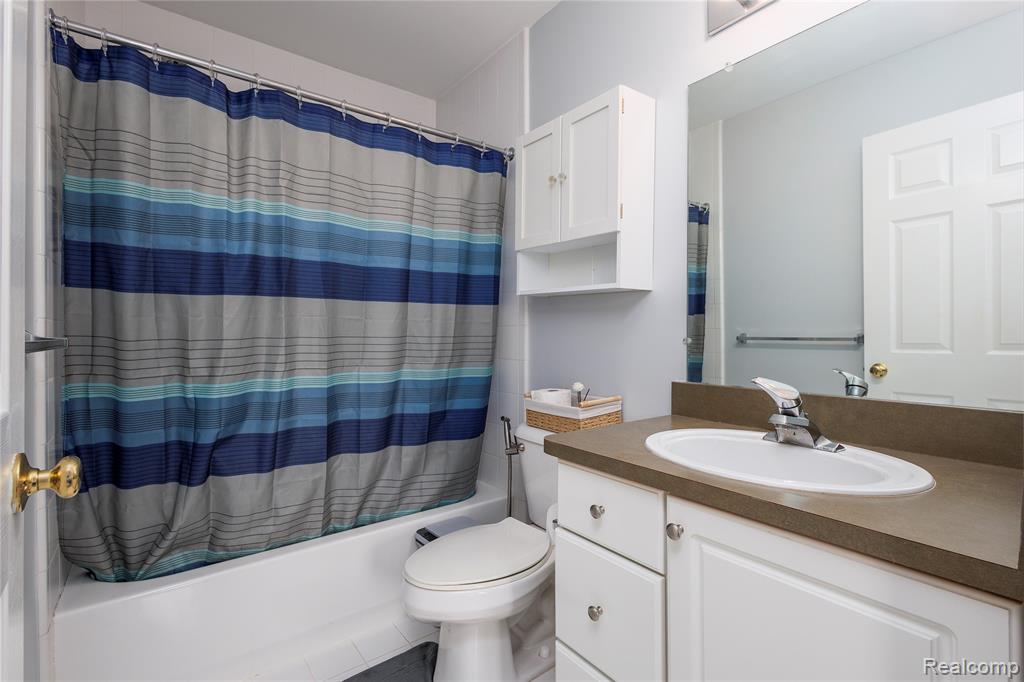 1569 E Lakeview Lane, Canton, MI 48187 — Photo 15