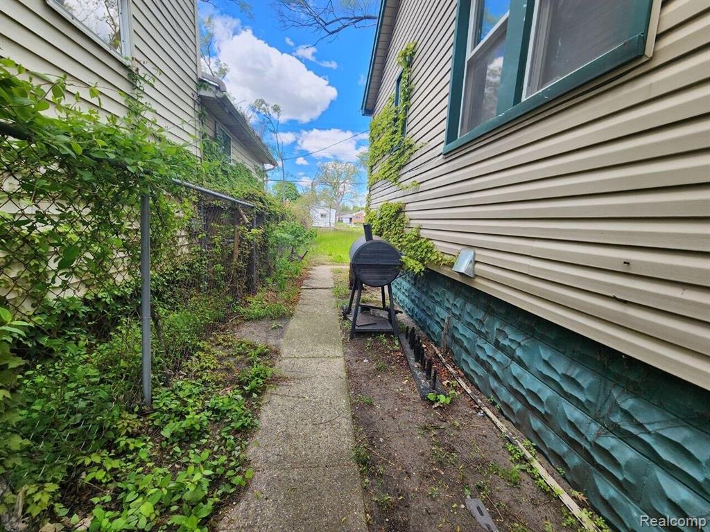 19249 Saint Aubin Street, Detroit, MI 48234 — Photo 14