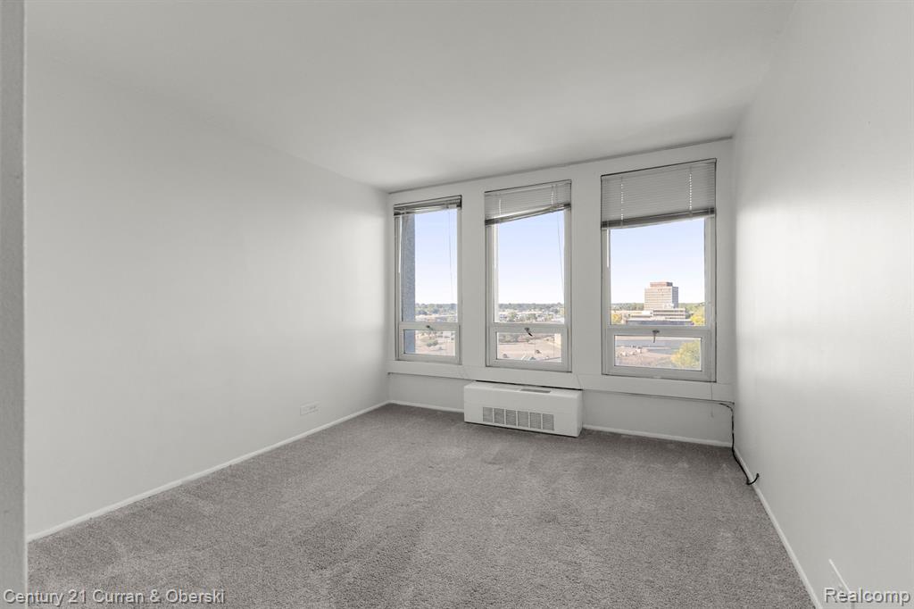 22700 GARRISON Street, 903, Dearborn, MI 48124 — Photo 17
