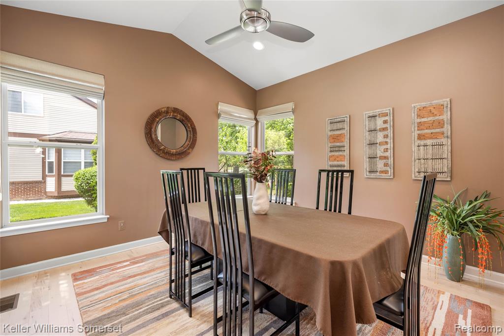 8354 Hummingbird, Commerce Twp, MI 48382 — Photo 35