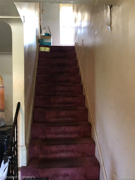 9214 HAYES Street, Detroit, MI 48213 — Photo 4