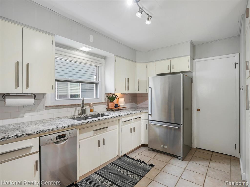 520 Parkdale Avenue, Rochester, MI 48307 — Photo 14