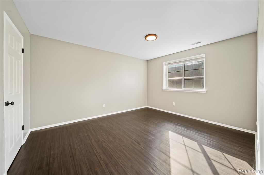 45200 Keding Street, Utica, MI 48317 — Photo 15