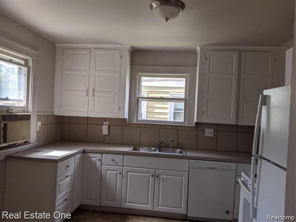 454 E breckenridge Street S, Ferndale, MI 48220 — Photo 8