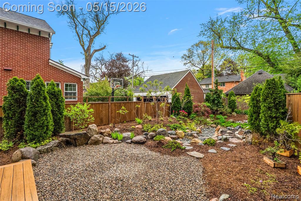 26329 York Road, Huntington Woods, MI — Photo 48
