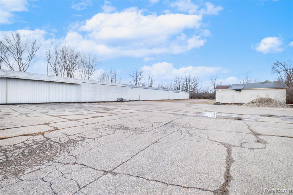5378 Fenton Road, Flint, MI 48507 — Photo 10