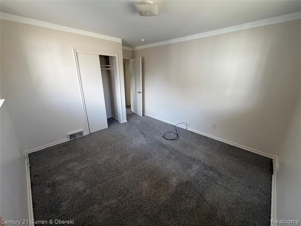 8586 Salem Lane, Dearborn Heights, MI 48127 — Photo 6