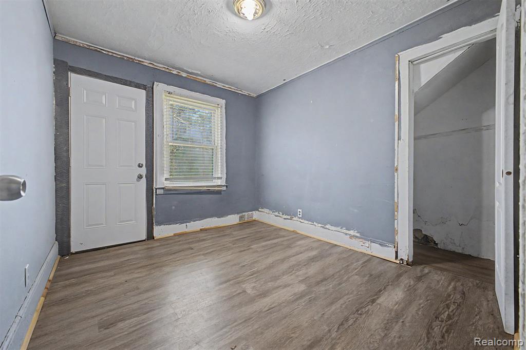 9275 Appoline Street, Detroit, MI 48228 — Photo 36