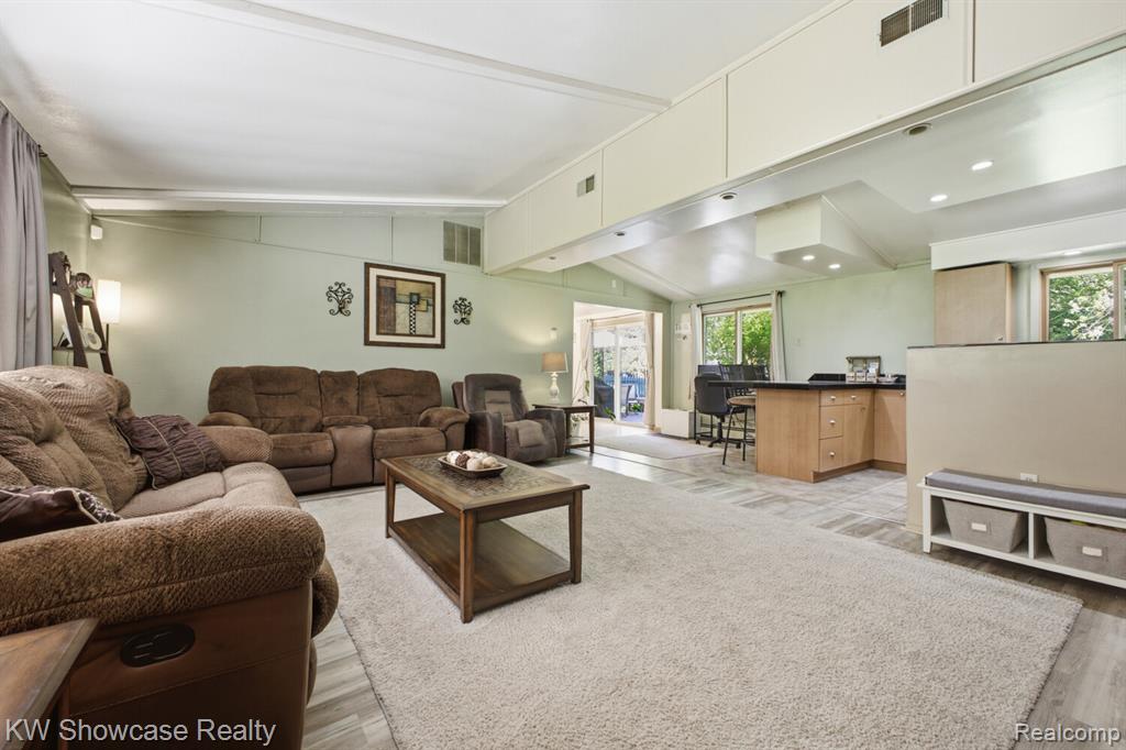 1659 Lockwood, Highland, MI 48356 — Photo 3