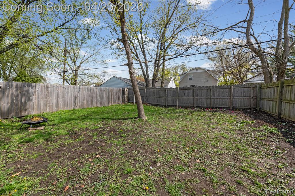 23392 Cayuga Avenue, Hazel Park, MI 48030 — Photo 16