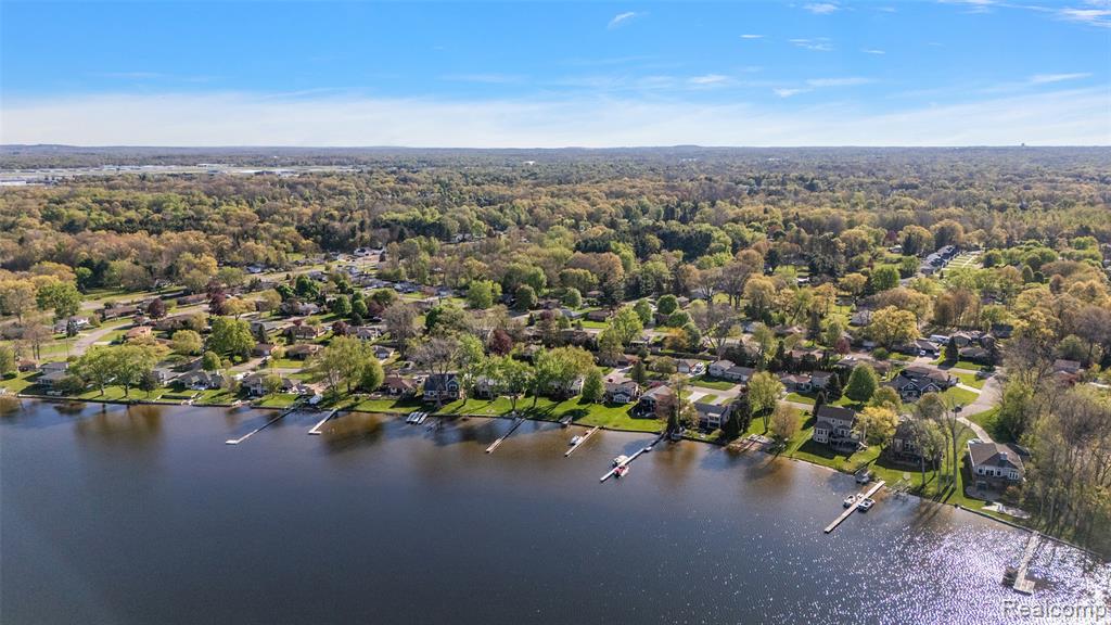 15 Pleasant Lake Drive, Waterford, MI 48327 — Photo 67