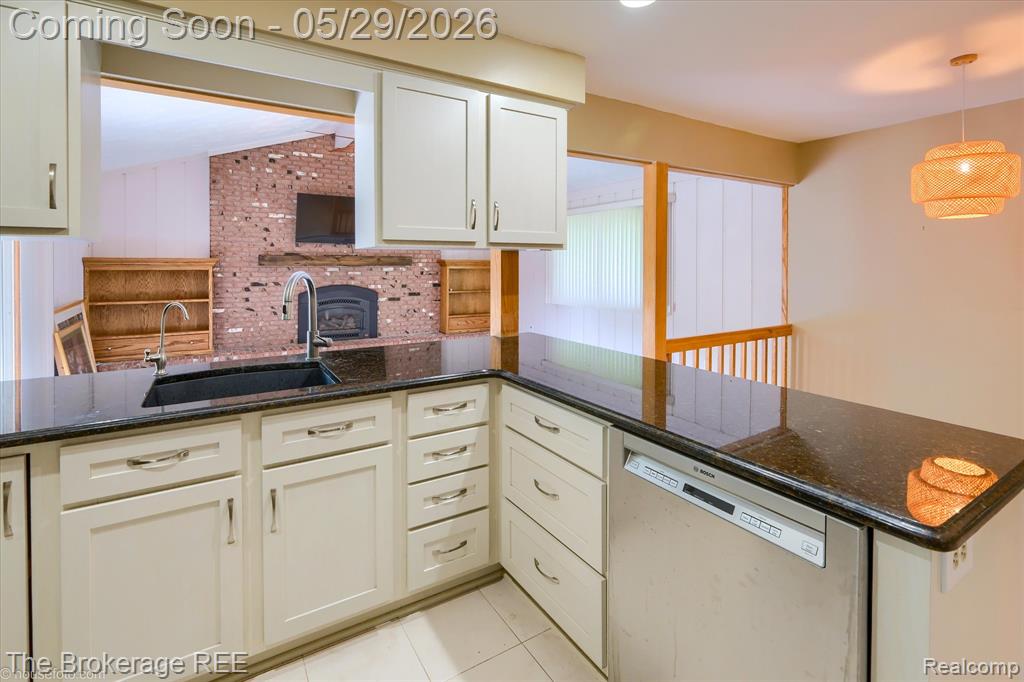 6933 Hubbard Hills Drive, Clarkston, MI 48348 — Photo 49