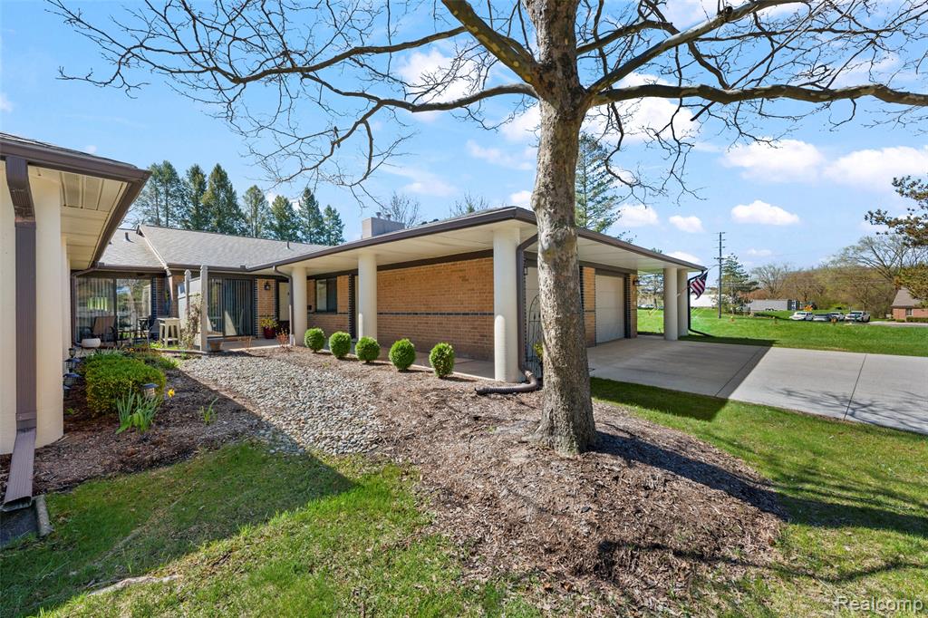 985 Wexford Way, 34, Rochester Hills, MI 48307 — Photo 2