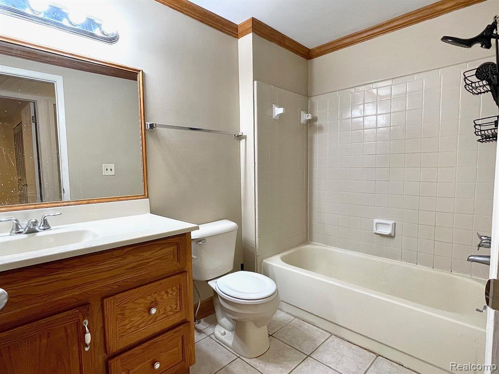 39554 OLD DOMINION Drive, Clinton Twp, MI 48038 — Photo 10
