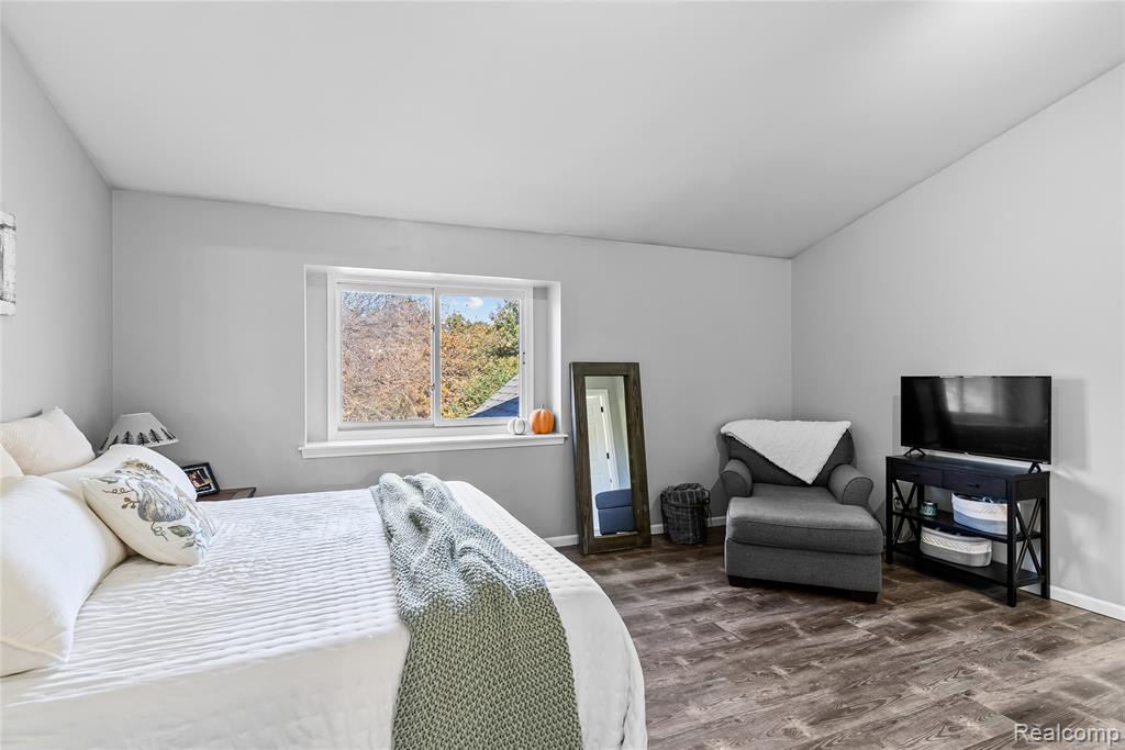 4971 N Tipsico Lake Road, Hartland, MI 48353 — Photo 15
