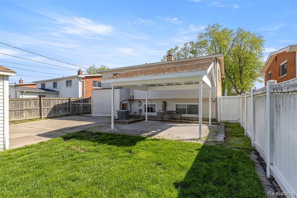 30022 White Street, Rockwood, MI — Photo 30
