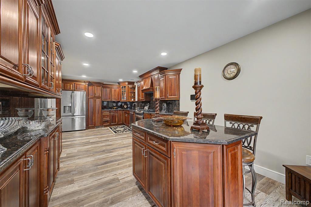 816 N Beech Daly Road, Dearborn Heights, MI 48127 — Photo 17