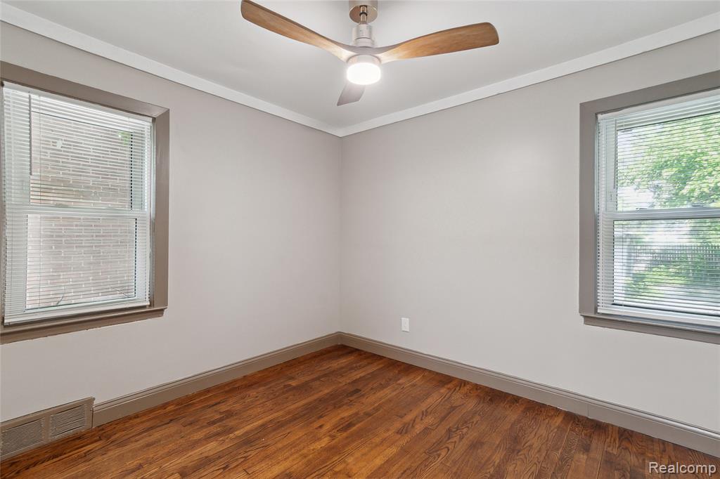 9585 Asbury Park, Detroit, MI 48227 — Photo 23
