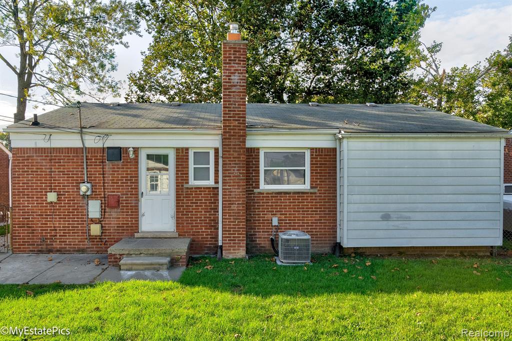 8242 RICKIE Lane, Westland, MI — Photo 29