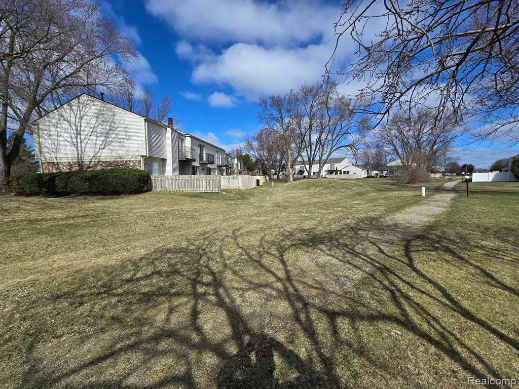 24450 BASHIAN Drive, Novi, MI — Photo 22