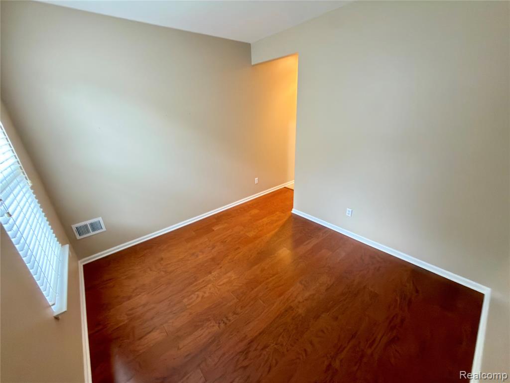 24600 Grand Traverse Avenue, Flat Rock, MI 48134 — Photo 27