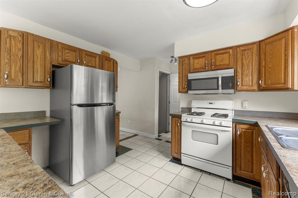 9032 Arlington Drive, Ypsilanti, MI 48198 — Photo 16