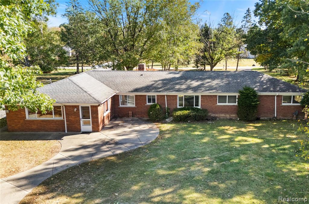7250 Ten Hill Road, West Bloomfield, MI — Photo 33