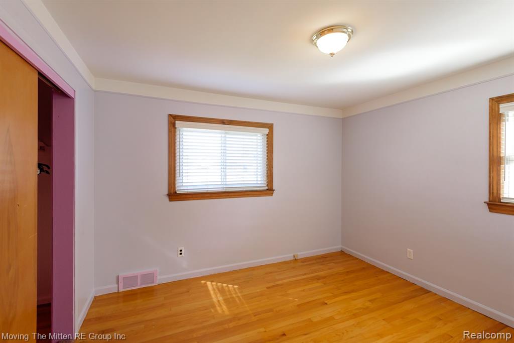 6735 Whitby Street, Garden City, MI — Photo 11