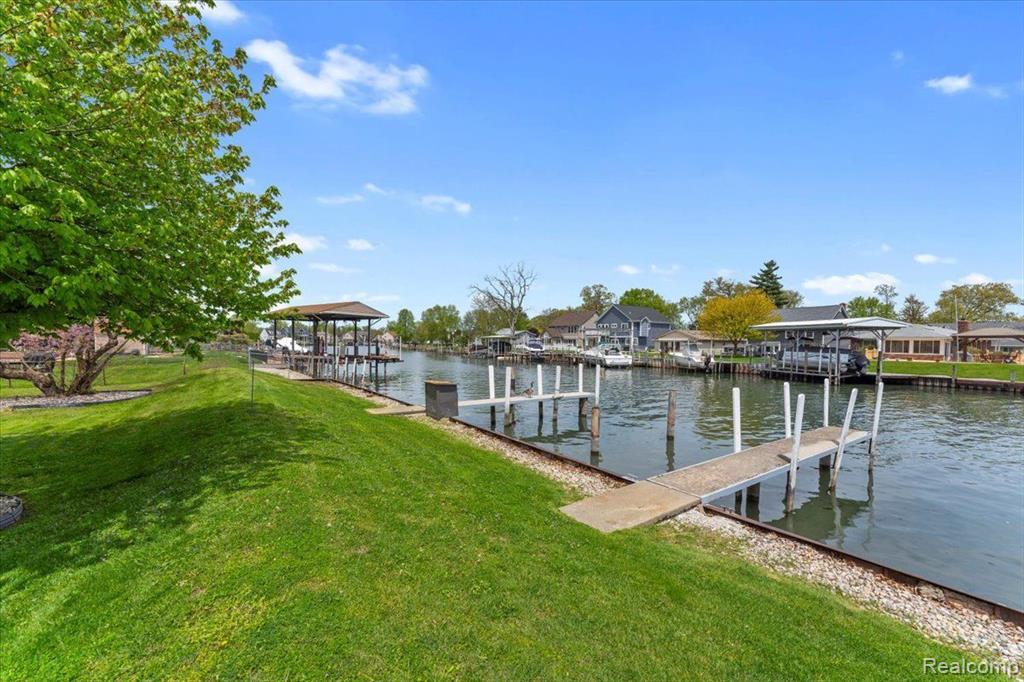 30617 YOUNG Drive, Gibraltar, MI — Photo 25