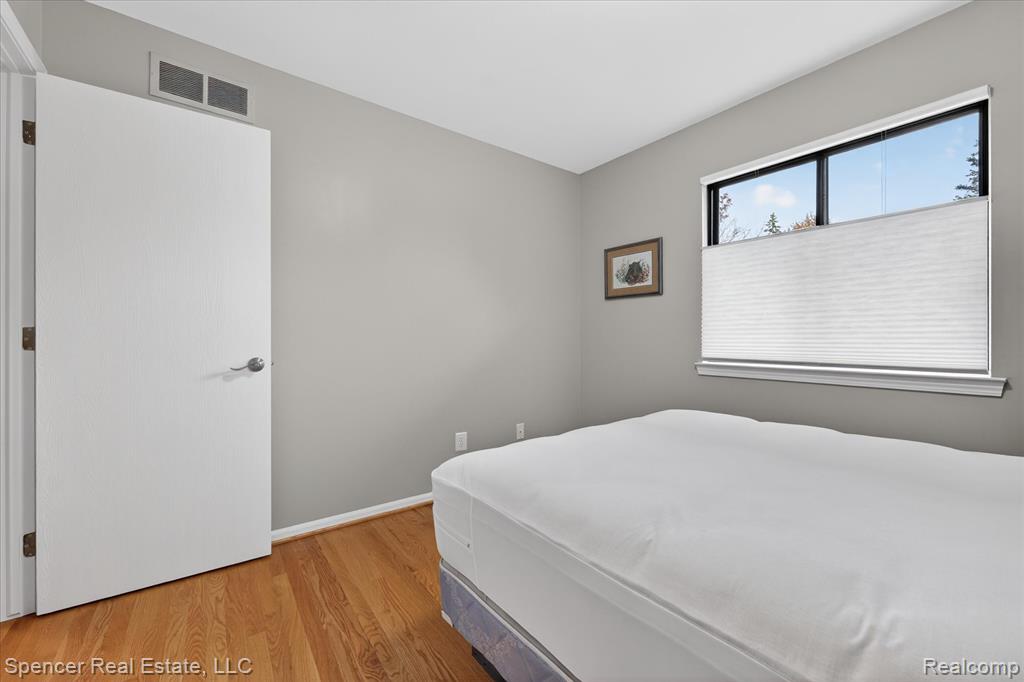 5988 Waldon Road, Clarkston, MI — Photo 25