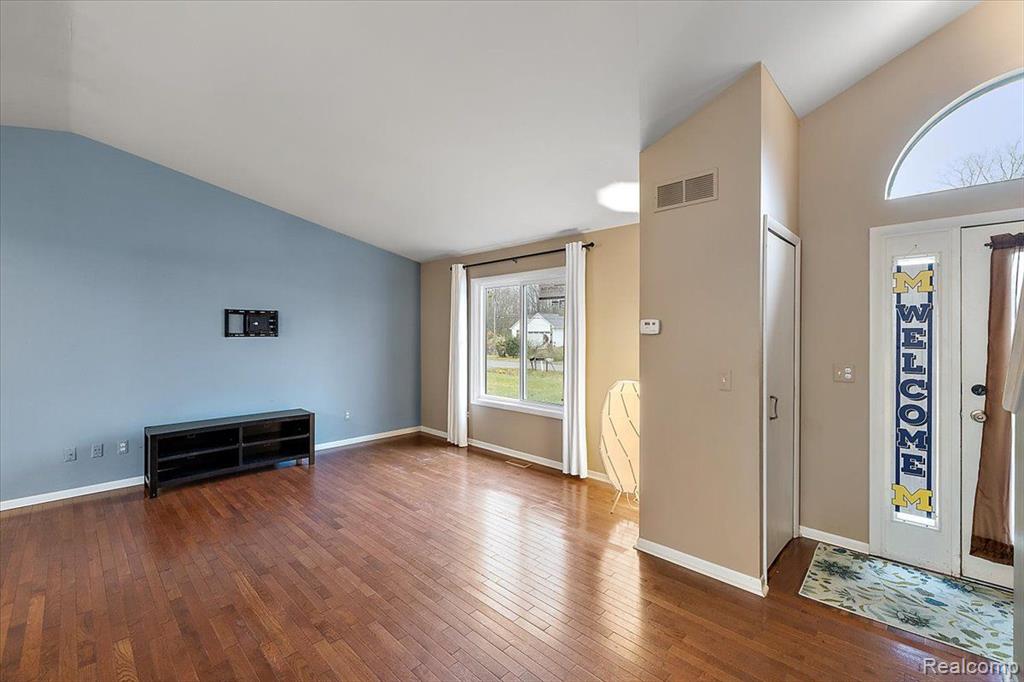 7139 Redmond Street, Waterford, MI 48327 — Photo 15