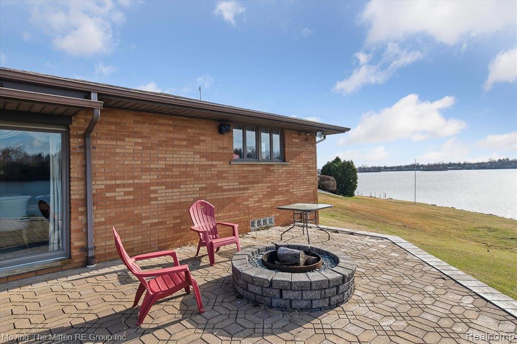 47853 N SHORE Drive, Van Buren, MI 48111 — Photo 38