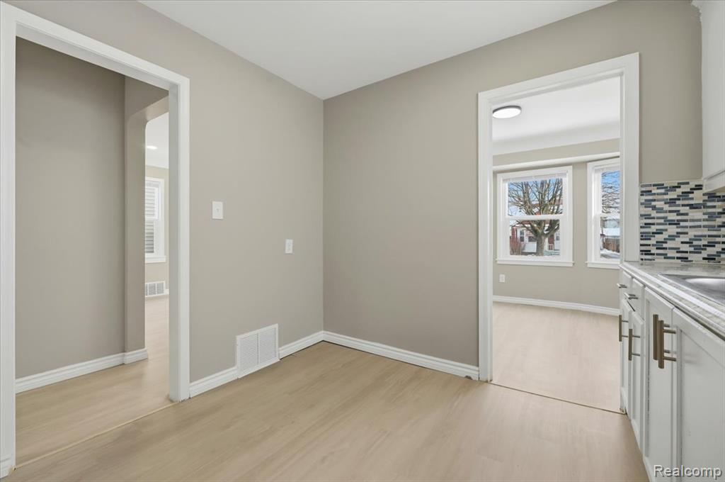 6751 Memorial Avenue, Detroit, MI 48228 — Photo 18