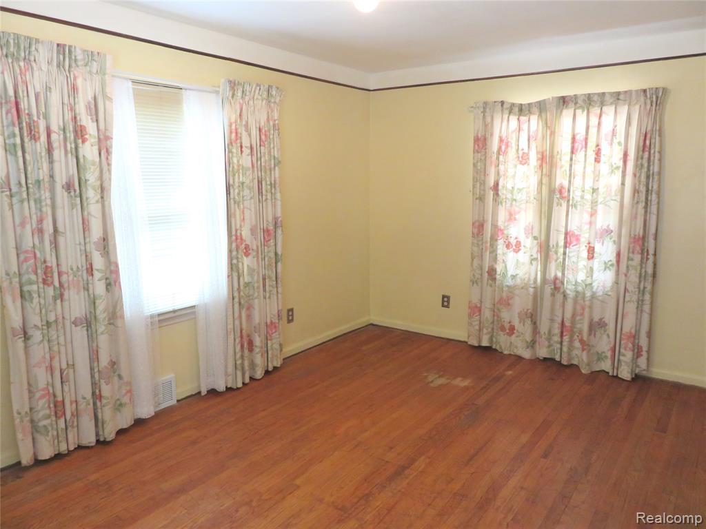 8961 Mortenview Drive, Taylor, MI 48180 — Photo 18
