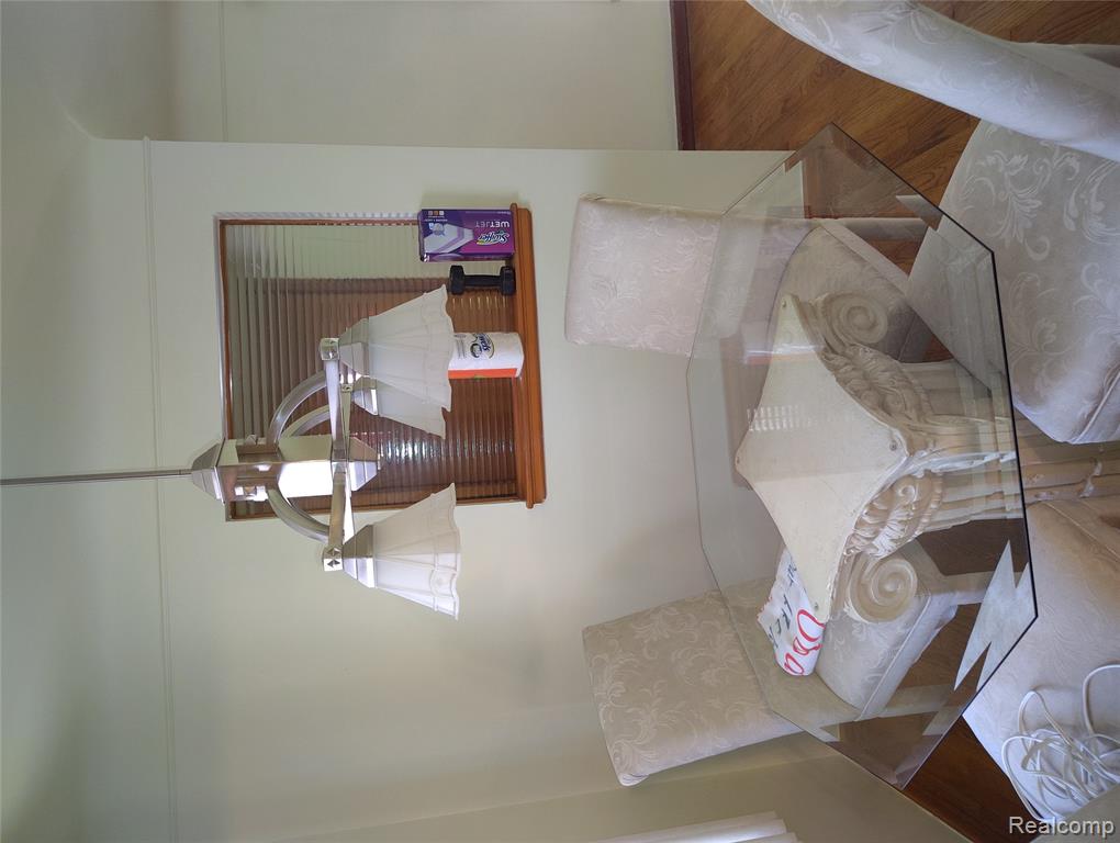 6906 Greenview Avenue, Detroit, MI 48228 — Photo 9