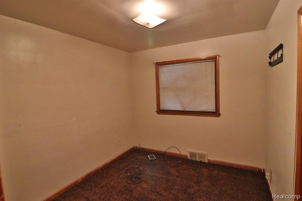 6474 Rosemont Avenue, Detroit, MI 48228 — Photo 5