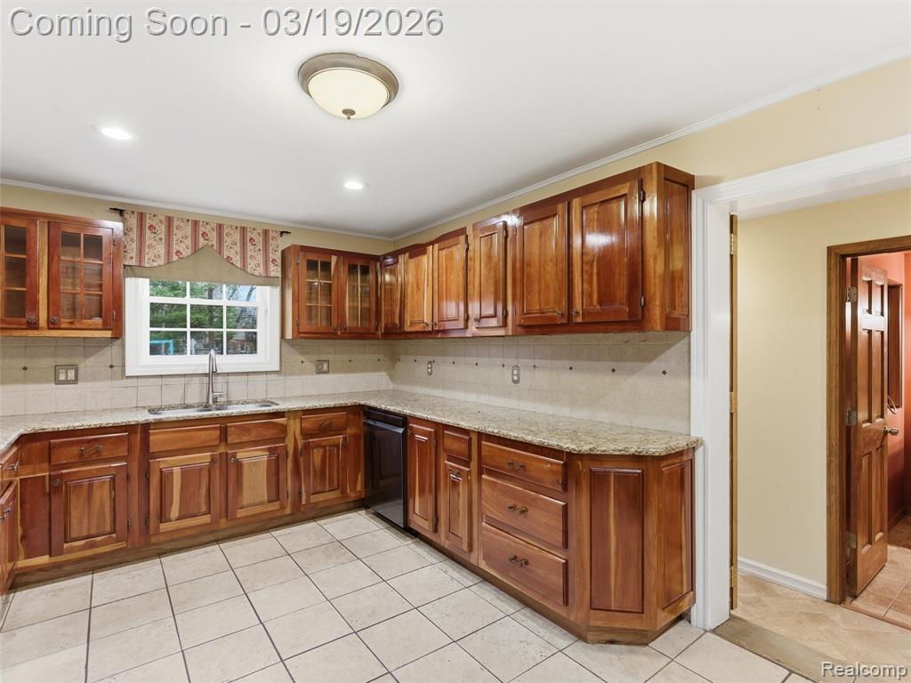 27320 Sunset Boulevard E, Lathrup Village, MI 48076 — Photo 14